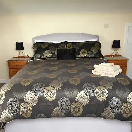 Strawberry Moon Bed & Breakfast Carrowkeel